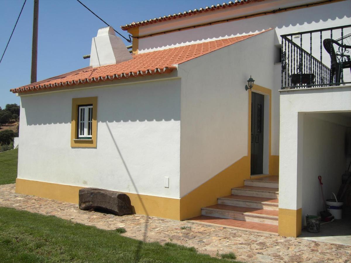 House With Authentic Tiling And Antique Furniture Villa Montemor-o-Novo Bagian luar foto