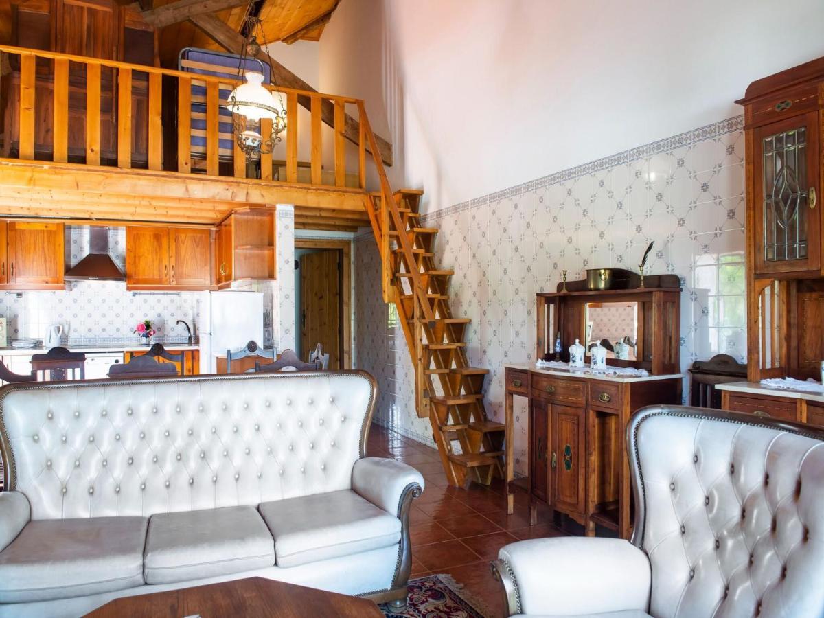 House With Authentic Tiling And Antique Furniture Villa Montemor-o-Novo Bagian luar foto