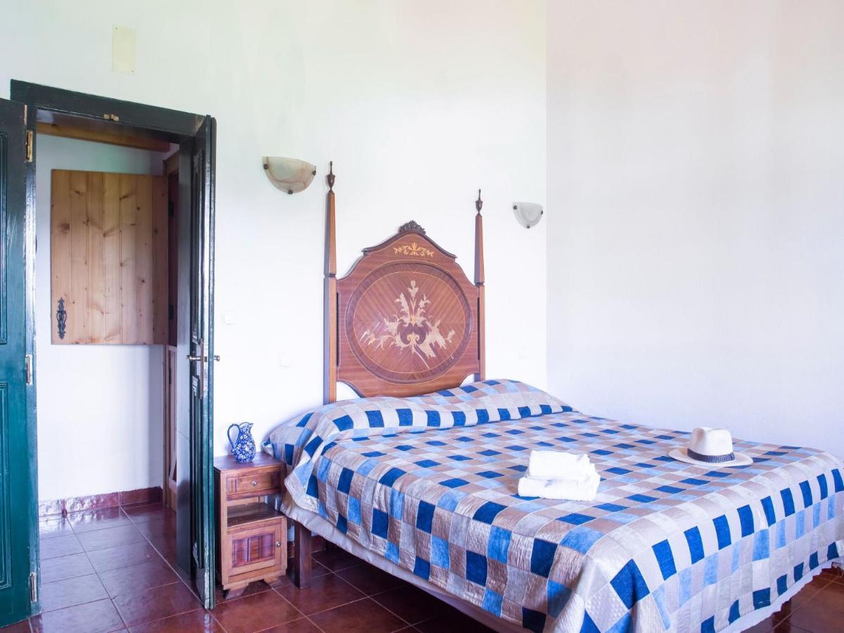 House With Authentic Tiling And Antique Furniture Villa Montemor-o-Novo Bagian luar foto